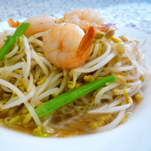 Gambas con brotes de soja