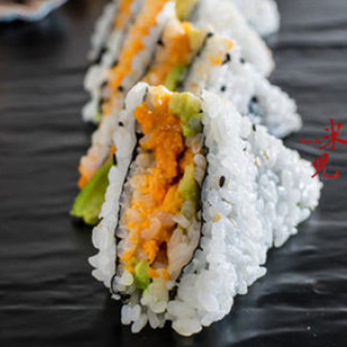 SANDWICH SALMON TEPURA,AGUACATE